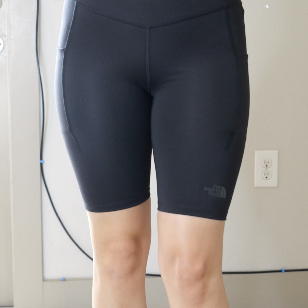 The North Face Women's Motivation High-Rise Pocket 9" Biker Shorts